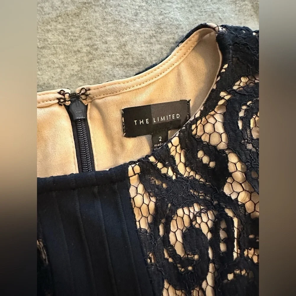 The Limited navy blue lace dress size 2 - Picture 4 of 6
